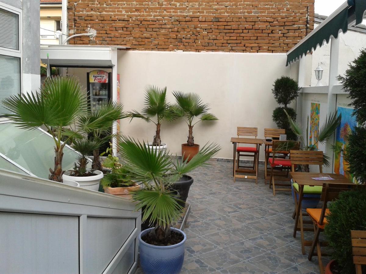 Red House Hotel Kyustendil ภายนอก รูปภาพ